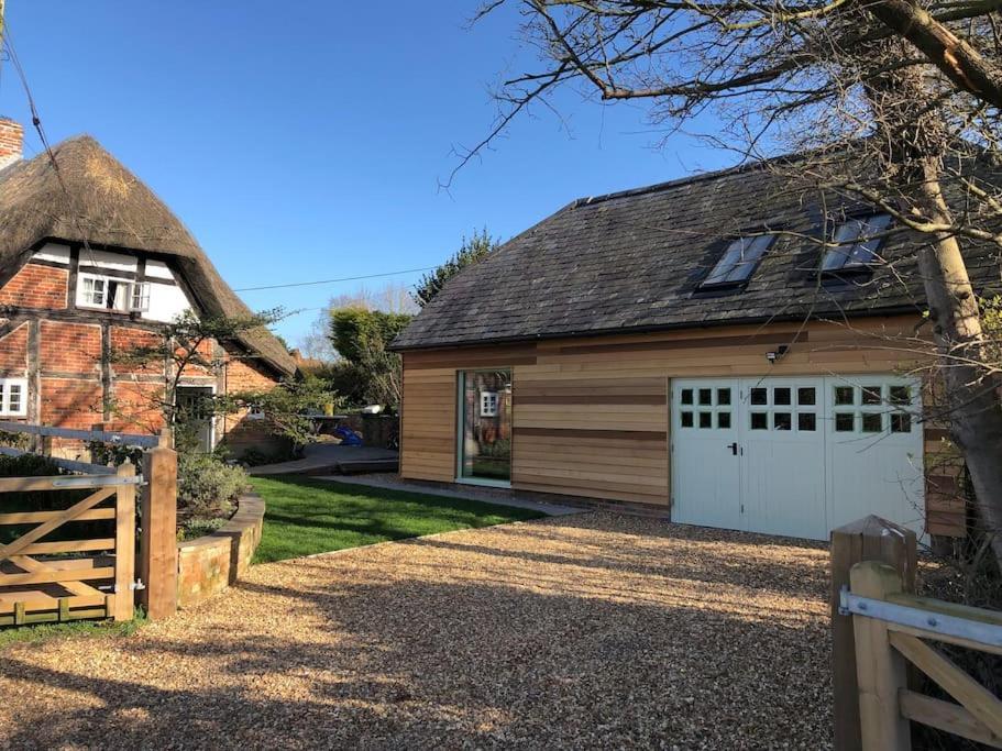 Stylish Cottage In The Pewsey Vale Марлборо Экстерьер фото