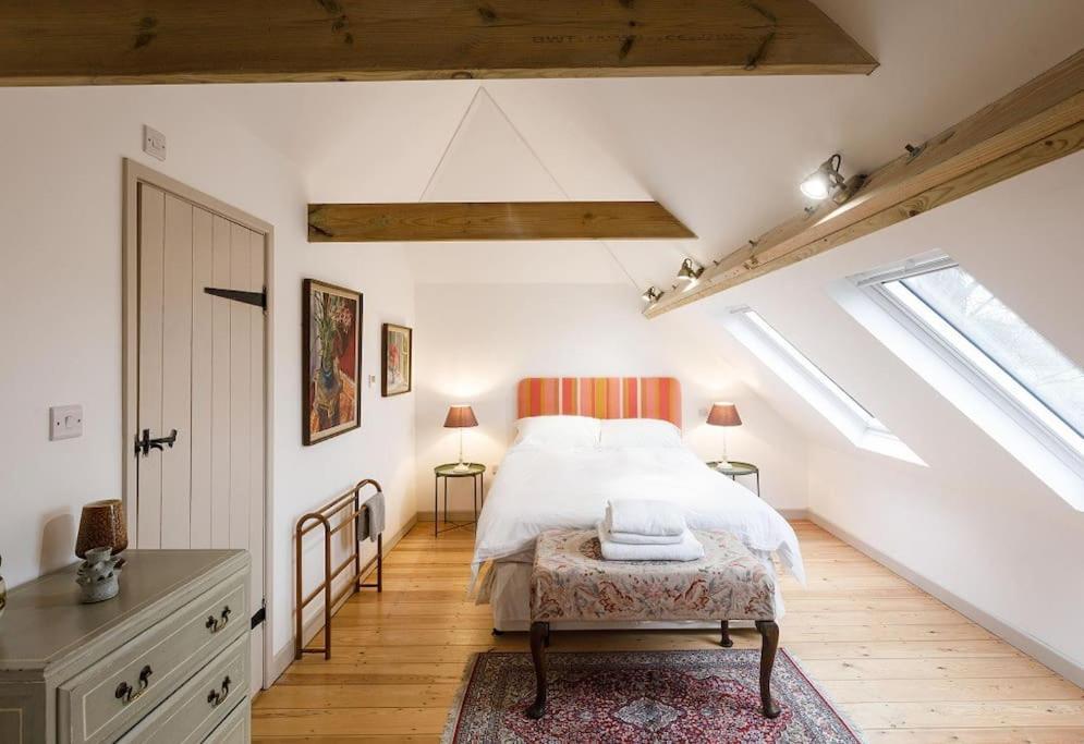 Stylish Cottage In The Pewsey Vale Марлборо Экстерьер фото