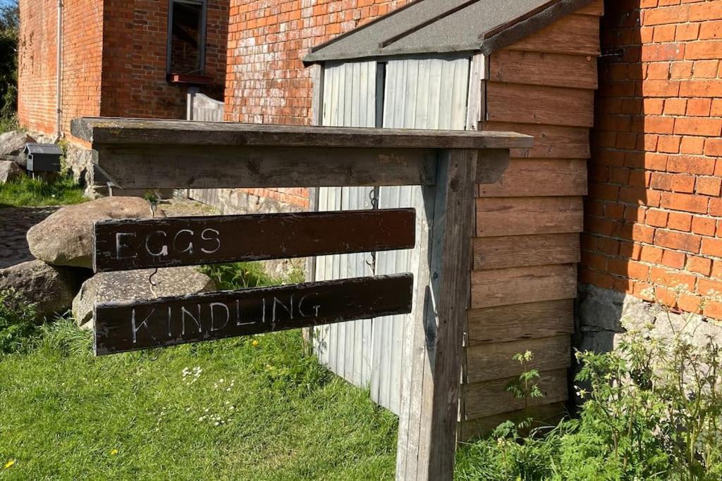Stylish Cottage In The Pewsey Vale Марлборо Экстерьер фото